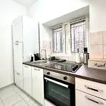 Apartamento & - 5 Min Walk Split
