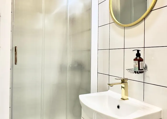 & - 5 Min Walk Apartment